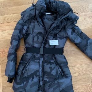Like new w tag Sam Camo Puffer jacket